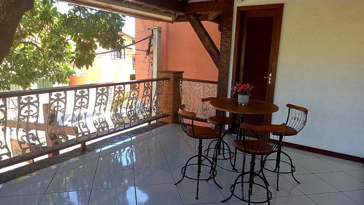 Bliss Hoteis Centro Búzios Kültér fotó A balcony in the house of the writer, in the city of Salta, Argentina.