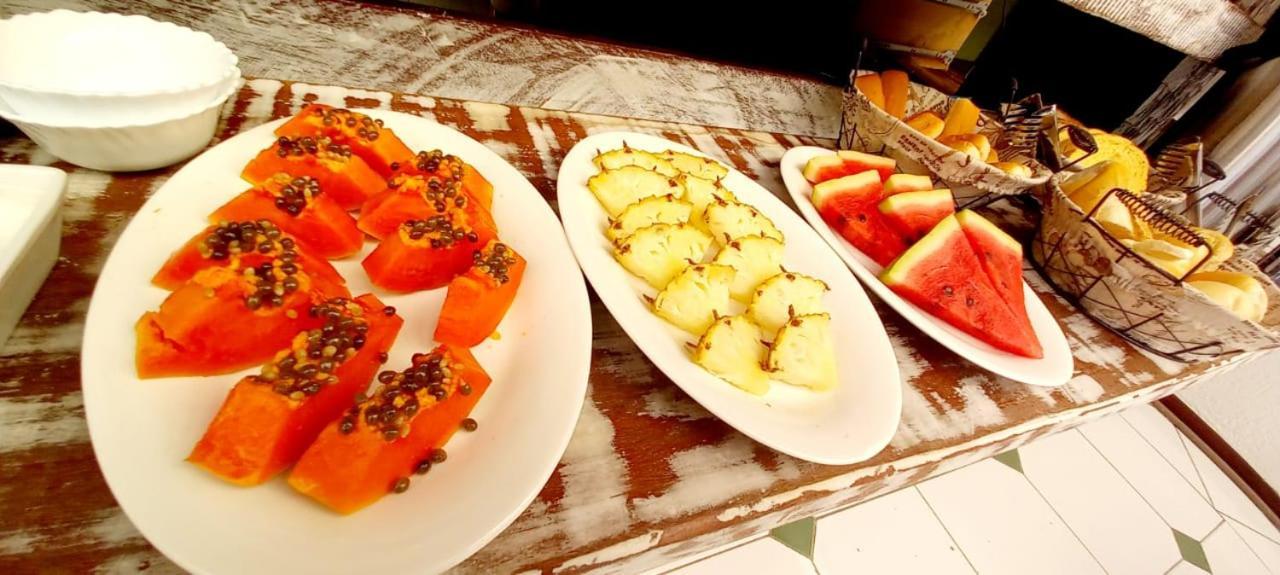 Bliss Hoteis Centro Búzios Kültér fotó Papaya, pineapple and watermelon